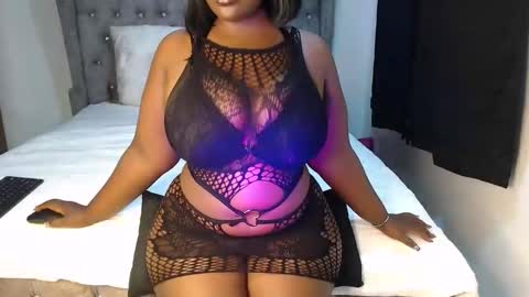 Snapshot of sexychocco_ chatting on November 30, 4:00 pm sexychocco online show from November 30, 4:00 pm