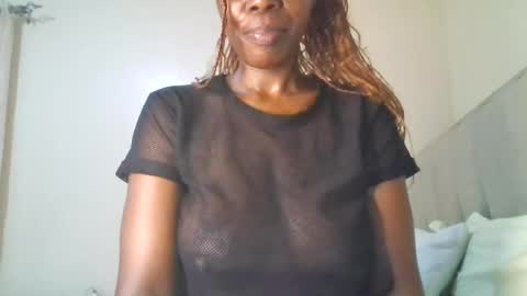 Snapshot of sexychocolate35 chatting on August 3, 7:28 pm MERCY online show from August 3, 7:28 pm