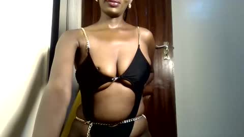 Snapshot of sexyclara90 chatting on April 15, 6:15 pm sexyclara90 online show from April 15, 6:15 pm