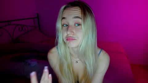 Snapshot of sexycocobutt chatting on December 7, 7:32 pm Sophia online show from December 7, 7:32 pm