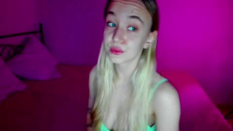 Snapshot of sexycocobutt chatting on March 12, 2:01 pm Sophia online show from March 12, 2:01 pm