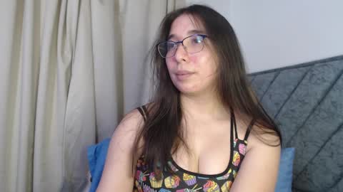 Coralinne online show from March 1, 5:20 am