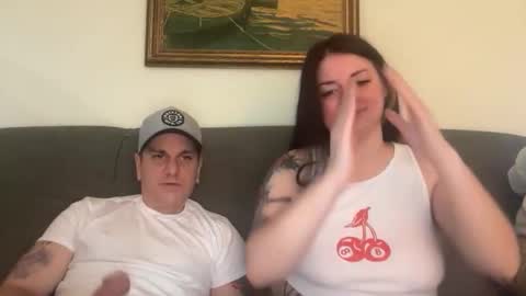 sexycouple41110 online show from March 5, 6:26 pm