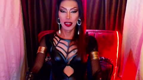 Snapshot of sexydevine_34 chatting on July 30, 10:42 pm Devine online show from July 30, 10:42 pm