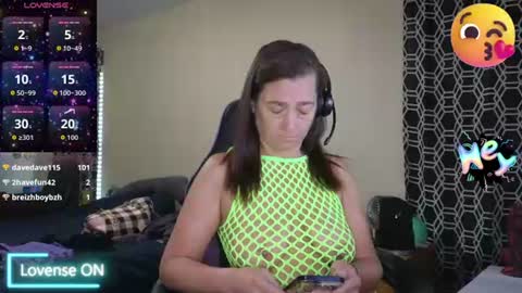 Snapshot of sexydistraction1 chatting on July 17, 2:13 pm SexyDistraction online show from July 17, 2:13 pm