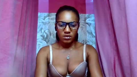 Snapshot of sexydoll32 chatting on July 24, 11:25 pm sexydoll32 online show from July 24, 11:25 pm