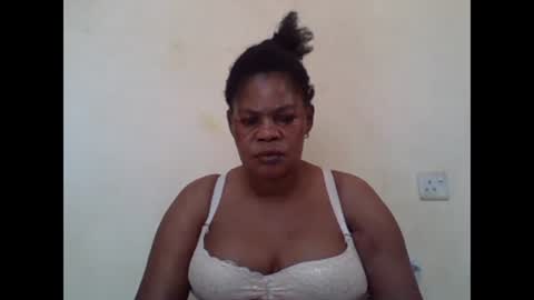 Snapshot of sexydove2 chatting on January 30, 12:27 pm EMILY online show from January 30, 12:27 pm