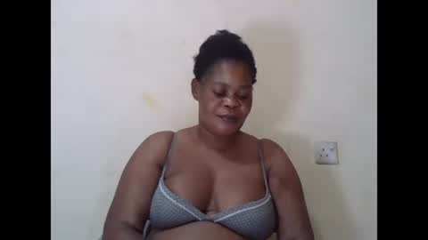 Snapshot of sexydove2 chatting on February 1, 3:41 am EMILY online show from February 1, 3:41 am