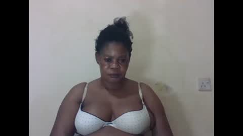 Snapshot of sexydove2 chatting on February 1, 6:40 pm EMILY online show from February 1, 6:40 pm