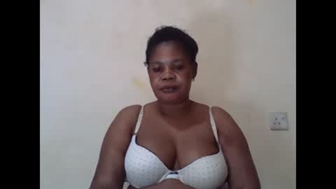 Snapshot of sexydove2 chatting on February 2, 3:43 am EMILY online show from February 2, 3:43 am