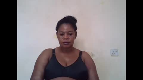 Snapshot of sexydove2 chatting on February 3, 7:40 am EMILY online show from February 3, 7:40 am