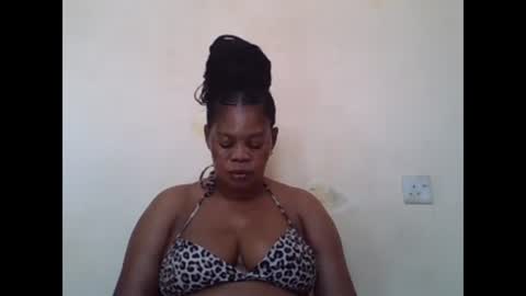 Snapshot of sexydove2 chatting on February 8, 7:15 am EMILY online show from February 8, 7:15 am
