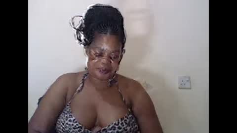 Snapshot of sexydove2 chatting on February 8, 6:44 pm EMILY online show from February 8, 6:44 pm