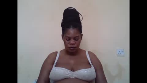 Snapshot of sexydove2 chatting on February 17, 6:20 am EMILY online show from February 17, 6:20 am