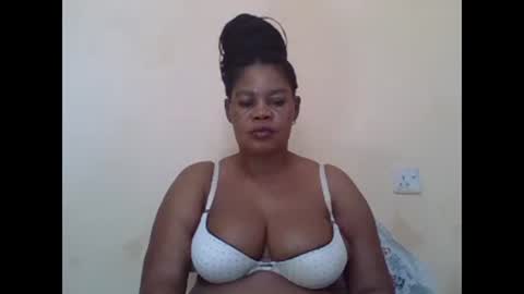 Snapshot of sexydove2 chatting on February 26, 7:20 am EMILY online show from February 26, 7:20 am