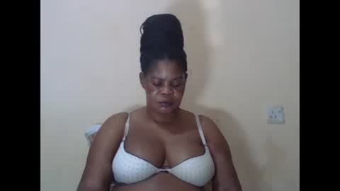 Snapshot of sexydove2 chatting on February 26, 6:43 pm EMILY online show from February 26, 6:43 pm
