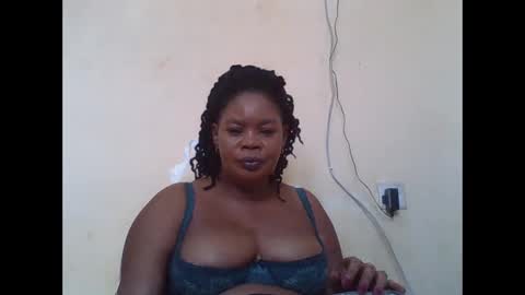 Snapshot of sexydove2 chatting on September 19, 7:43 am EMILY online show from September 19, 7:43 am