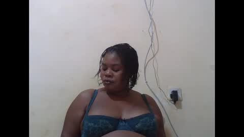 Snapshot of sexydove2 chatting on October 3, 7:11 pm EMILY online show from October 3, 7:11 pm