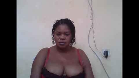 Snapshot of sexydove2 chatting on October 5, 4:11 am EMILY online show from October 5, 4:11 am