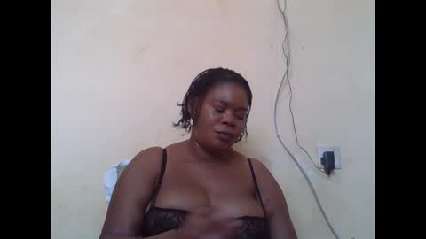 Snapshot of sexydove2 chatting on October 10, 6:56 am EMILY online show from October 10, 6:56 am