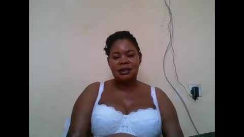Snapshot of sexydove2 chatting on October 20, 7:20 am EMILY online show from October 20, 7:20 am