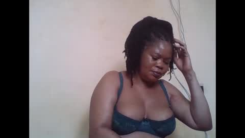 Snapshot of sexydove2 chatting on May 16, 6:54 am EMILY online show from May 16, 6:54 am