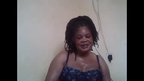 Snapshot of sexydove2 chatting on May 22, 6:42 am EMILY online show from May 22, 6:42 am