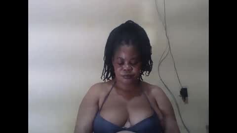 Snapshot of sexydove2 chatting on May 24, 3:11 am EMILY online show from May 24, 3:11 am