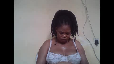 Snapshot of sexydove2 chatting on May 30, 8:44 am EMILY online show from May 30, 8:44 am