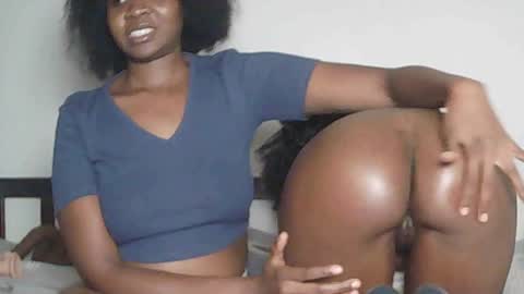 sexyebony283378 online show from May 1, 9:36 am