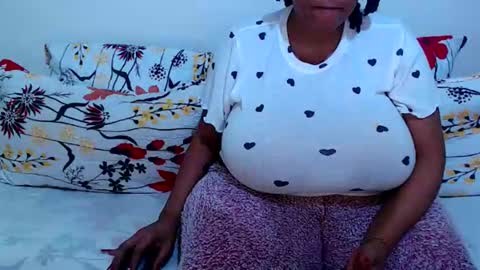 Snapshot of sexyebonylove89 chatting on October 1, 9:21 pm sexyebonylove89 online show from October 1, 9:21 pm