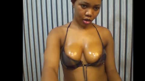 Snapshot of sexyeye368293 chatting on October 8, 7:55 pm sexyeye368293 online show from October 8, 7:55 pm