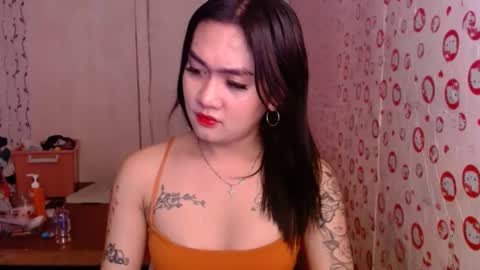 Fiona online show from May 3, 11:33 pm