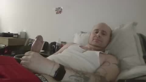 Snapshot of sexyfredy7722 chatting on January 18, 3:54 am sexyfredy7722 online show from January 18, 3:54 am