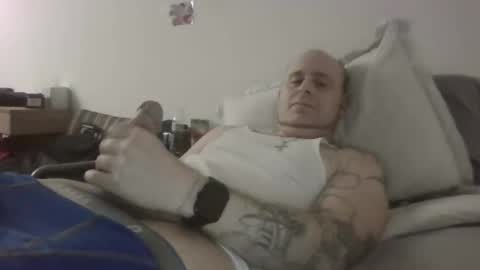 Snapshot of sexyfredy7722 chatting on January 19, 3:43 am sexyfredy7722 online show from January 19, 3:43 am