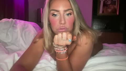Snapshot of sexygoodvibebabe69 chatting on May 20, 7:14 am Ashley Love online show from May 20, 7:14 am
