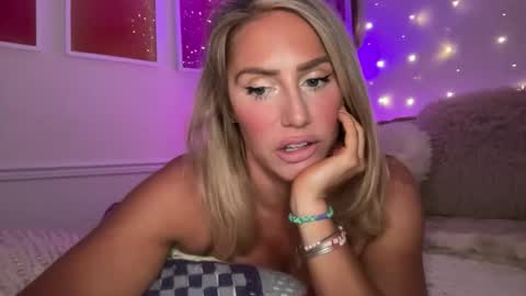 Snapshot of sexygoodvibebabe69 chatting on May 25, 1:06 pm Ashley Love online show from May 25, 1:06 pm