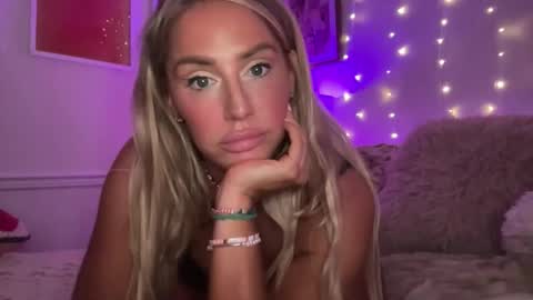 Snapshot of sexygoodvibebabe69 chatting on June 9, 12:50 pm Ashley Love online show from June 9, 12:50 pm