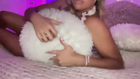 Snapshot of sexygoodvibebabe69 chatting on June 18, 12:42 pm Ashley Love online show from June 18, 12:42 pm