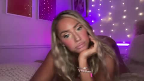 Snapshot of sexygoodvibebabe69 chatting on July 11, 9:23 am Ashley Love online show from July 11, 9:23 am