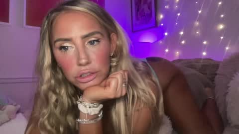 Snapshot of sexygoodvibebabe69 chatting on July 28, 9:26 am Ashley Love online show from July 28, 9:26 am