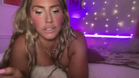 Snapshot of sexygoodvibebabe69 chatting on July 30, 8:13 am Ashley Love online show from July 30, 8:13 am