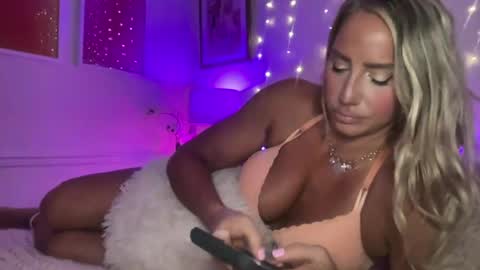 Snapshot of sexygoodvibebabe69 chatting on August 1, 8:24 am Ashley Love online show from August 1, 8:24 am
