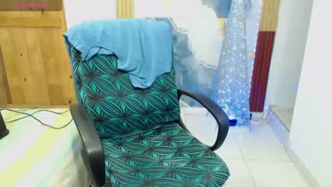 sexyhanny4u online show from August 10, 5:33 am