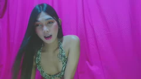 sexyhornyts4u online show from April 3, 10:57 am
