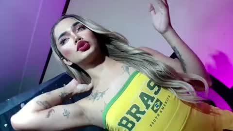 sexyhotbabe18 online show from June 22, 7:33 pm