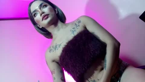 sexyhotbabe18 online show from June 30, 9:27 pm