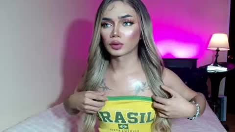 sexyhotbabe18 online show from July 26, 6:15 pm
