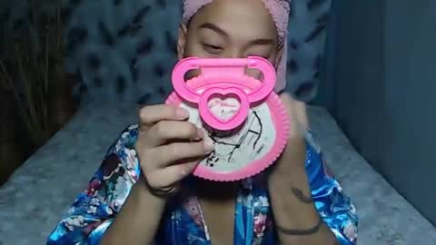 Snapshot of sexyhotrachelle chatting on March 12, 12:15 pm Rachelle online show from March 12, 12:15 pm