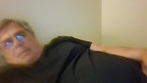 Snapshot of sexyiove chatting on June 4, 1:22 am chris online show from June 4, 1:22 am